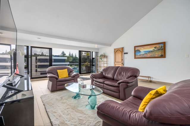 3/55 Tamaki Drive, Mission Bay - Spacious Coastal Living