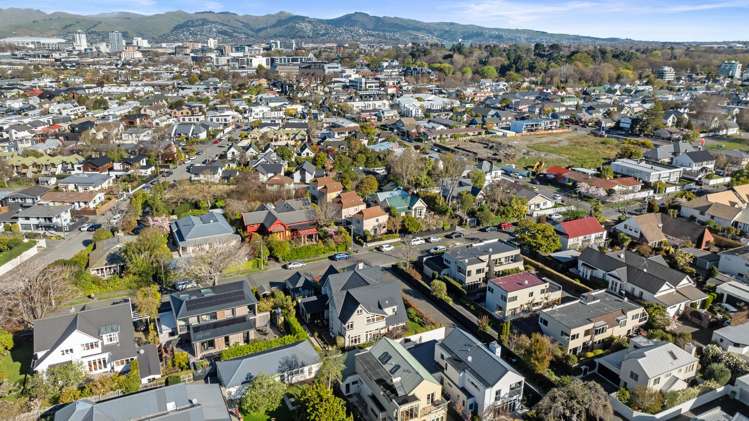 39 Holly Road Merivale_49