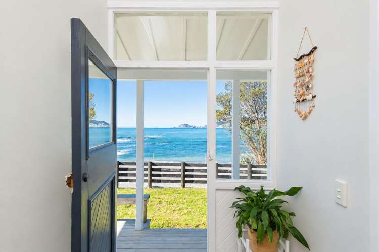 165 Beach Road Tokomaru Bay_6