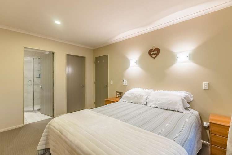 5/8 Wellington Road Paekakariki_6