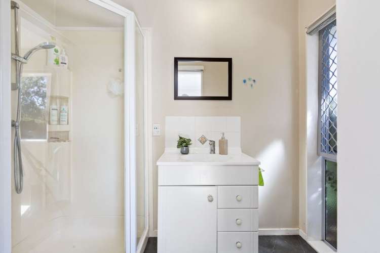 10 Ryden Place Glen Eden_12