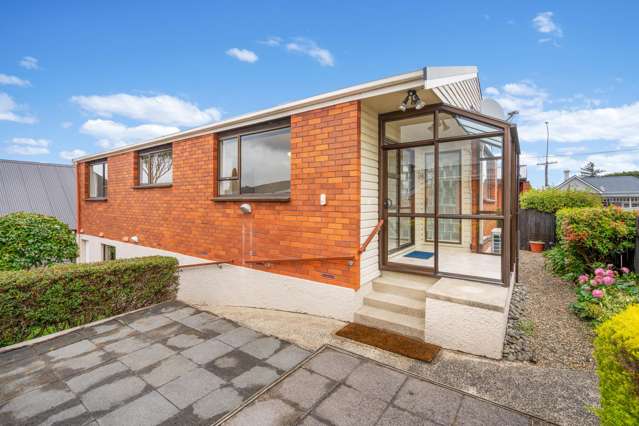 Charming Standalone Townhouse in Prime Maori Hill