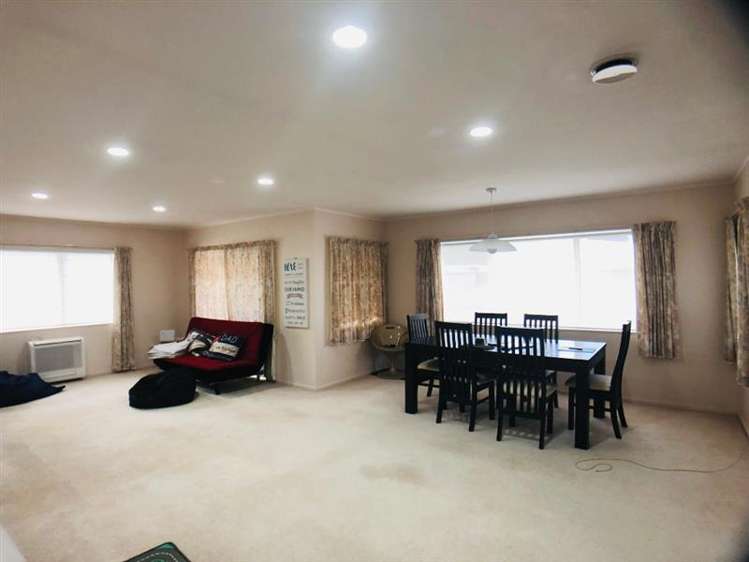 301 Glengarry Road Glen Eden_1