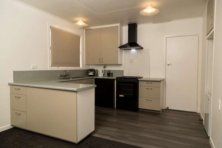 4 George Street Waitara_25