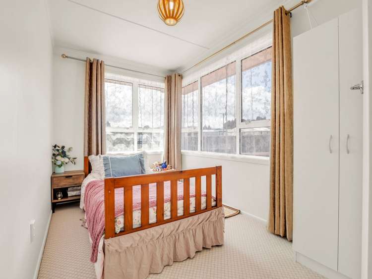 21 Elliott Crescent Owhata_15