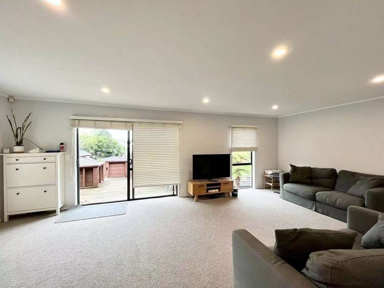 36B Greenvalley Rise Glenfield_10