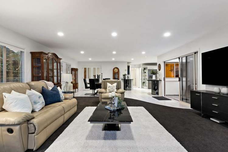 2/25 Churchill Road Murrays Bay_12