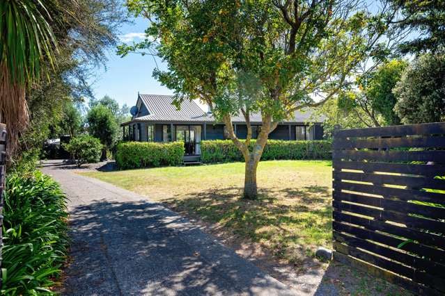 Spacious ,Private, Solar, Sleepout and Garage