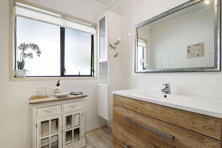 2/13 Newstead Avenue Browns Bay_16