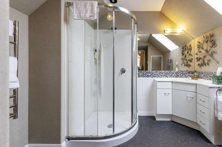 6 Heathcote Street Central_19