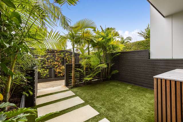 2/37 Glen Atkinson Street St Heliers_3