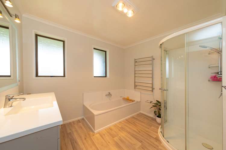 76 Watershed Road Bunnythorpe_16