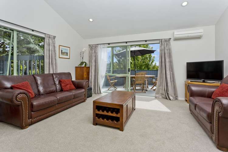 2/62 Stapleford Crescent Browns Bay_7