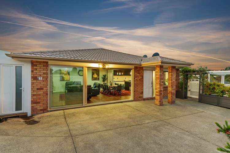 7 Exotic Place Massey_1