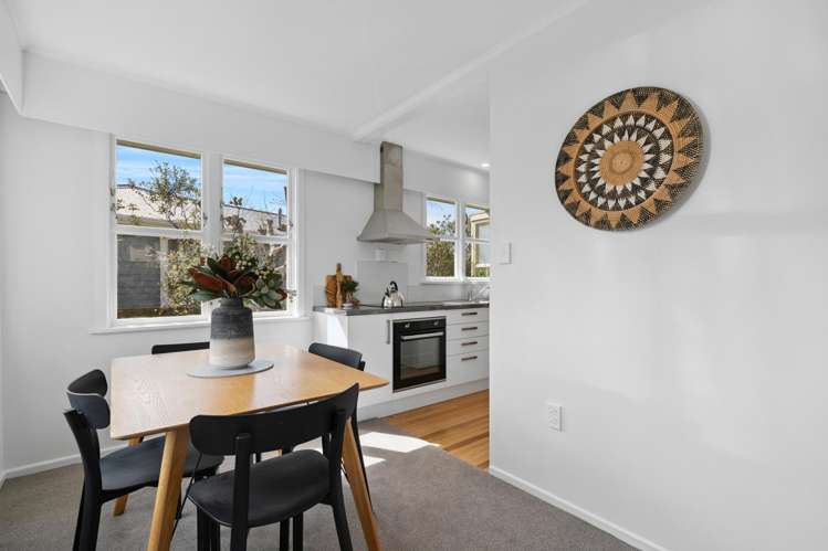 39 Lynda Avenue Paparangi_6