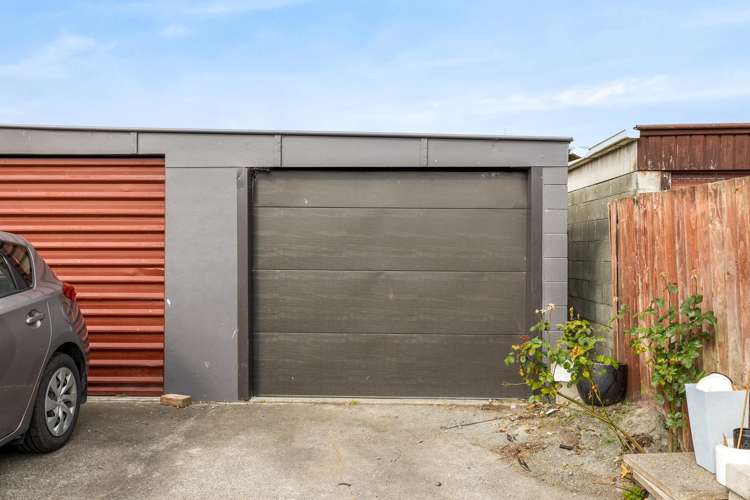 2/374B Pages Road Aranui_12