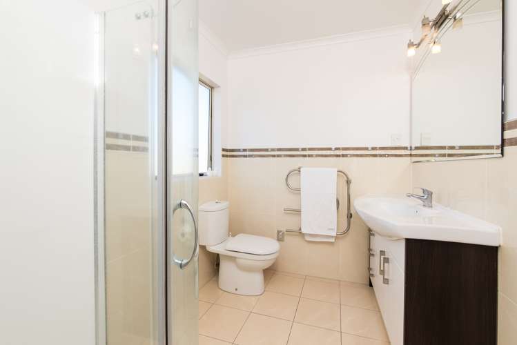 73 Mandival Avenue Flat Bush_16