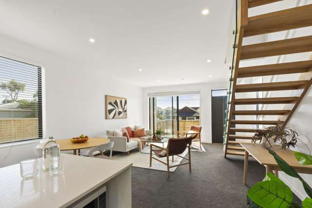 1/166 Queens Drive Lyall Bay_3