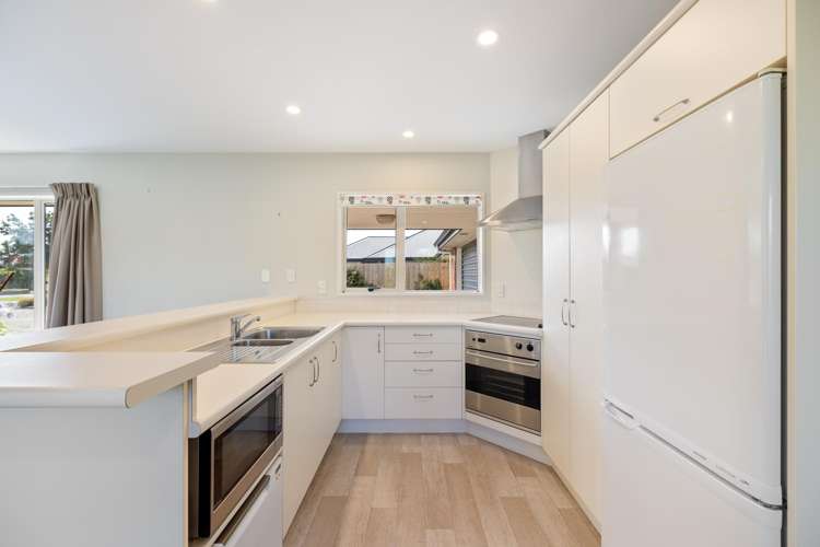 2b Hilton Drive Amberley_3