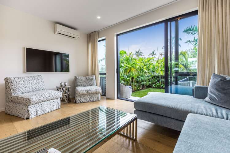2/37 Glen Atkinson Street St Heliers_6