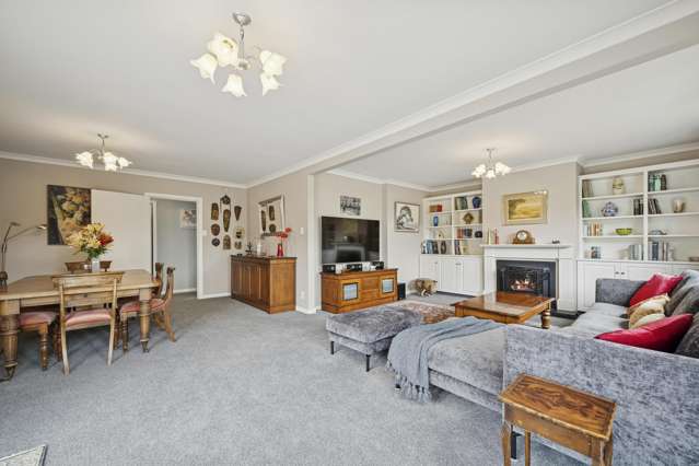 SPACIOUS LIVING, SPECTACULAR VIEWS