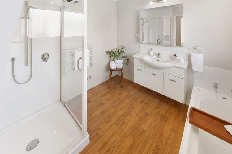 7 Sandy Lane Otamatea_11