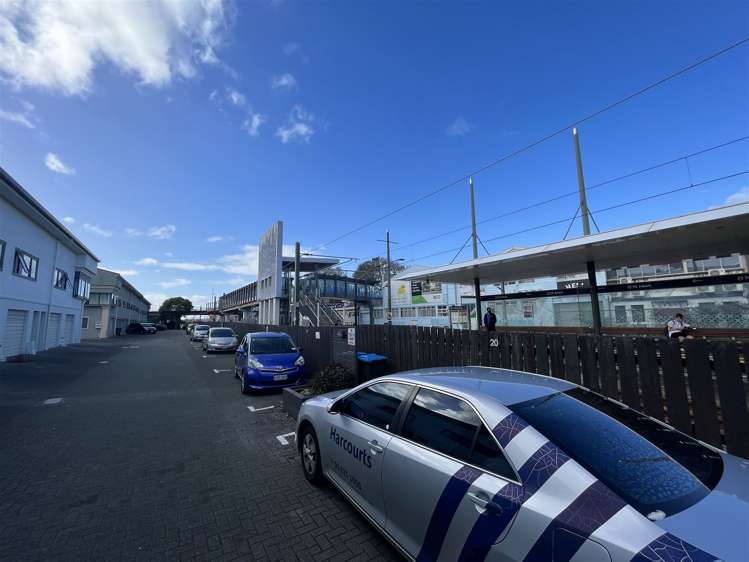 22/22a Willcott Street Mount Albert_11