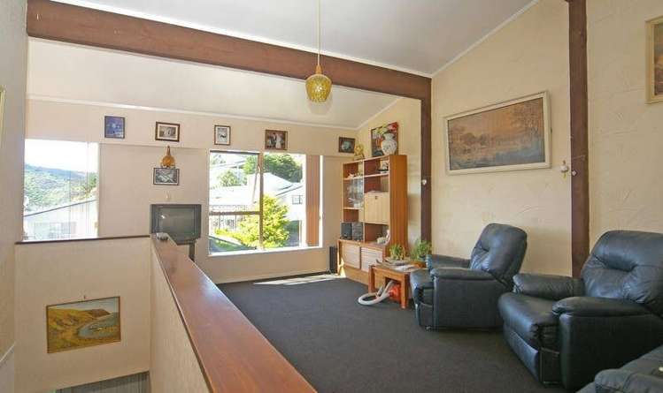 2/90 Allington Road Karori_7