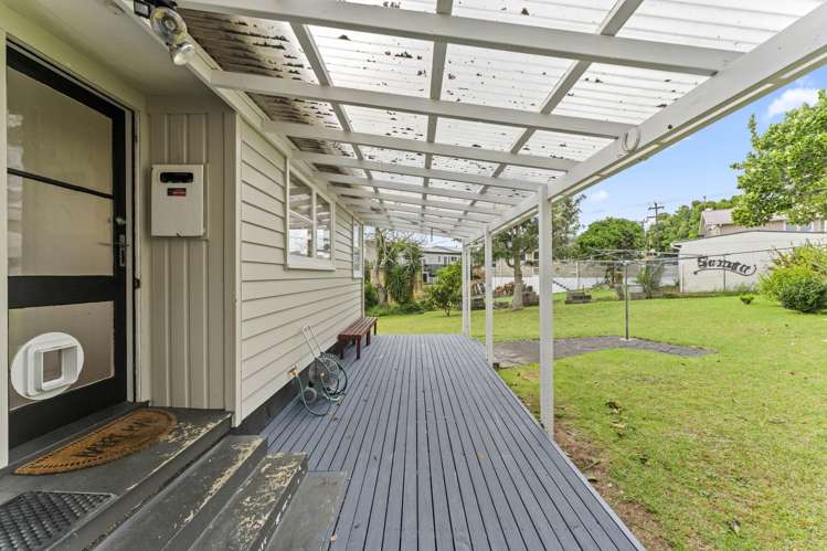 7 Rainbow Place Wattle Downs_11