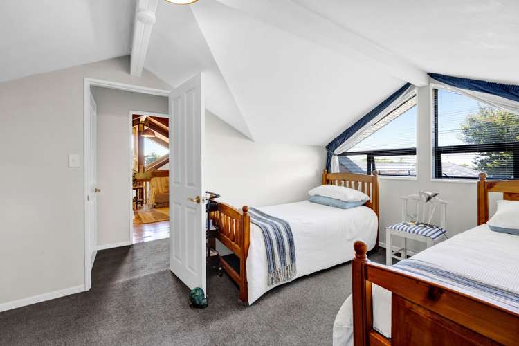 9 Elizabeth Grove Stratford_33