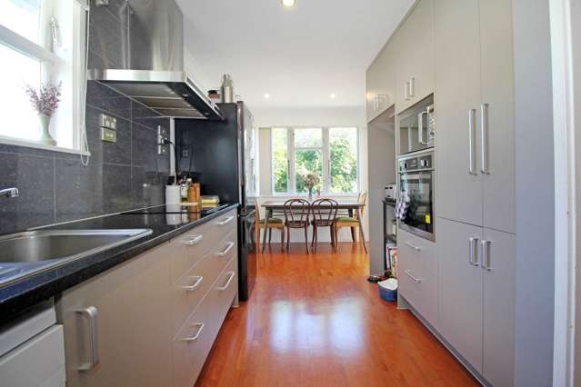 32 Holland Avenue Point England_3