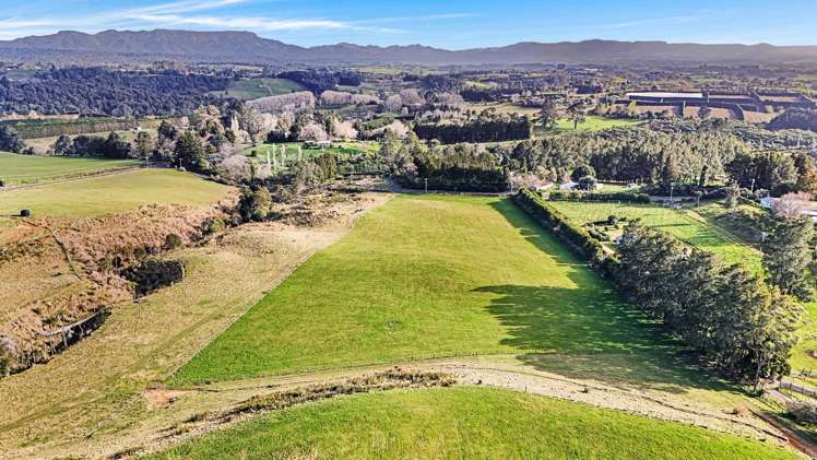 110 Ross Road and 20 Laurel Drive Whakamarama_15