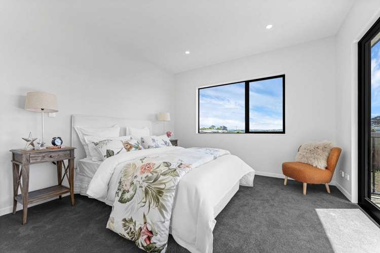 27 Korowhiti Road Clarks Beach_12