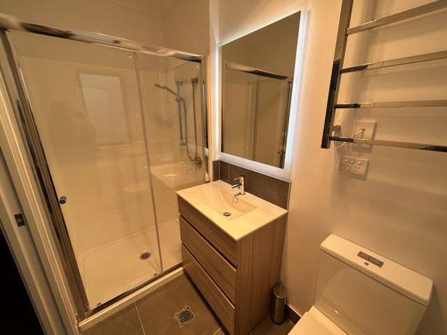 1E/23 Hibiscus Avenue Hamilton Lake_3