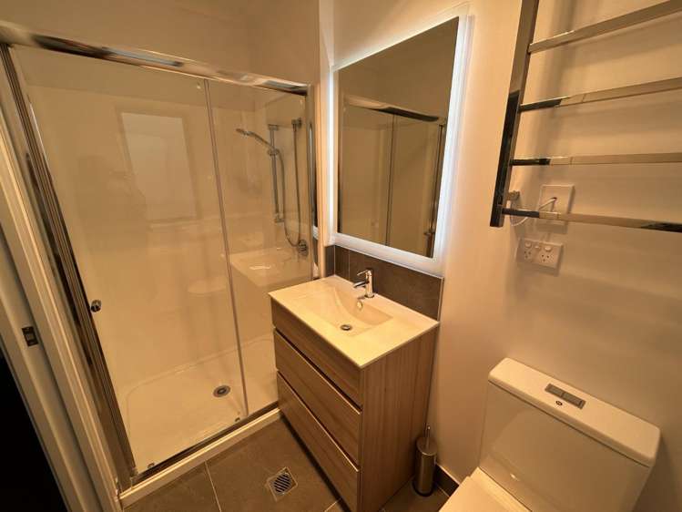 1E/23 Hibiscus Avenue Hamilton Lake_3