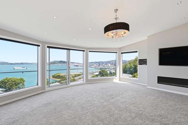 Sweeping Harbour Views Sun and Space