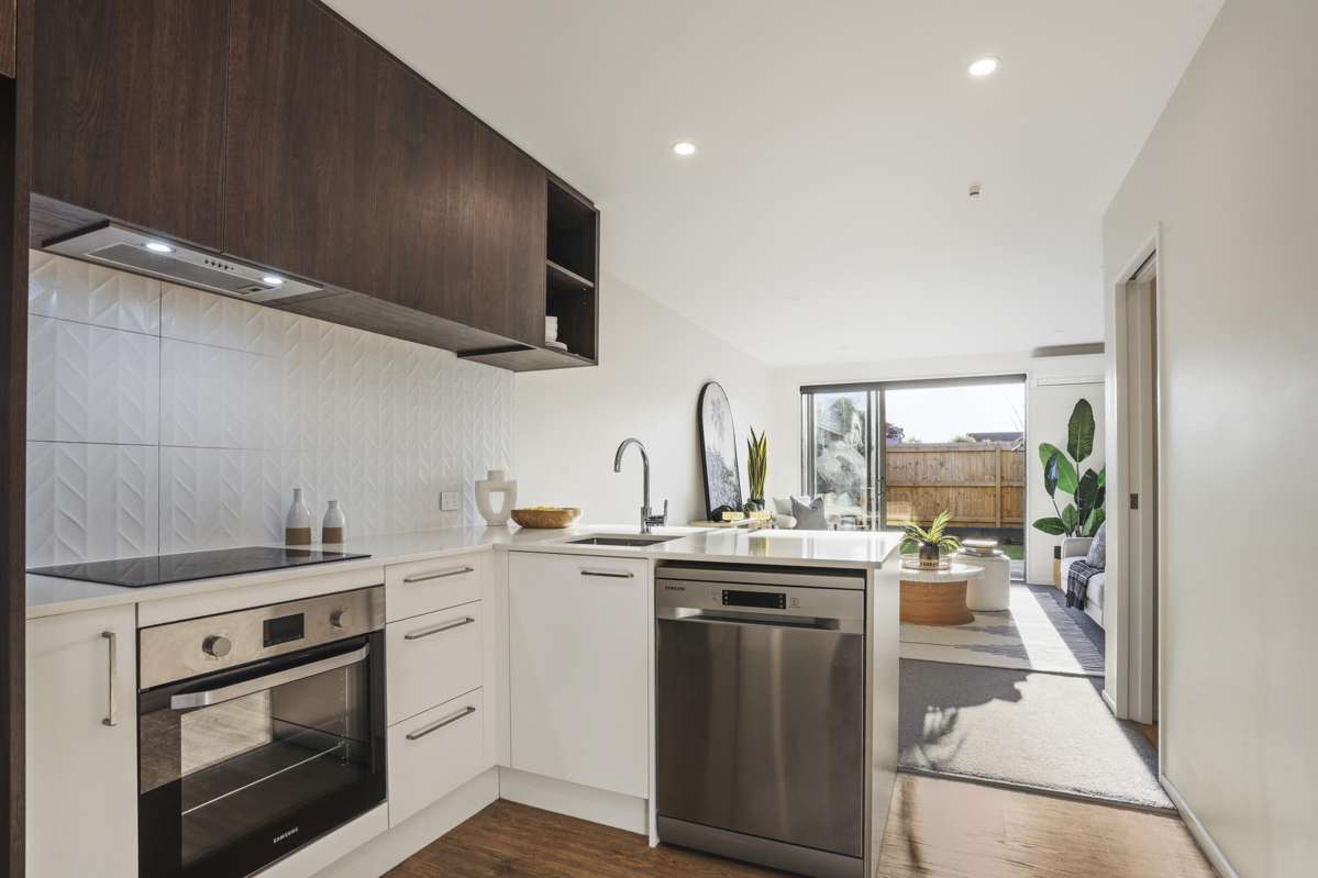 2/97 Simeon Street_3