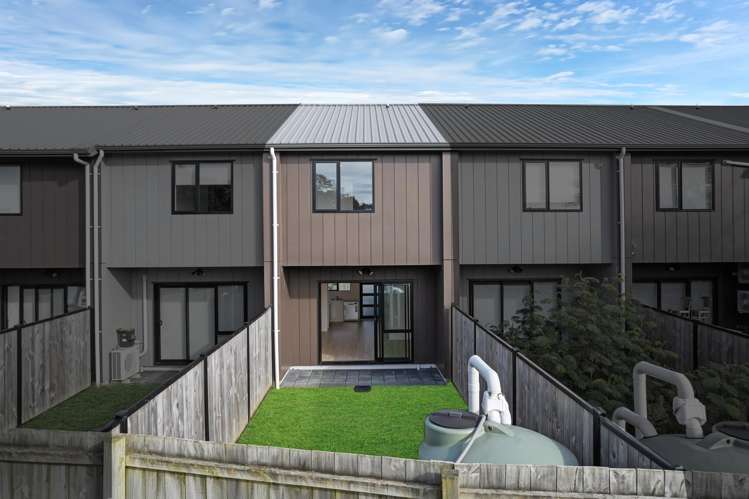 7 Eileen Newey Place_3