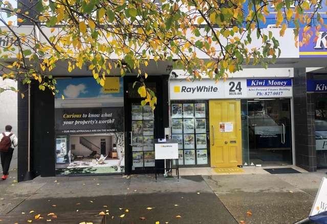 PROFESSIONAL WELL-MAINTAINED, NEW LYNN OFFICE