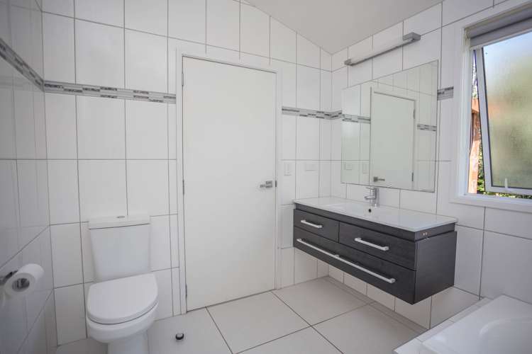 1 Forster Street Tolaga Bay_8