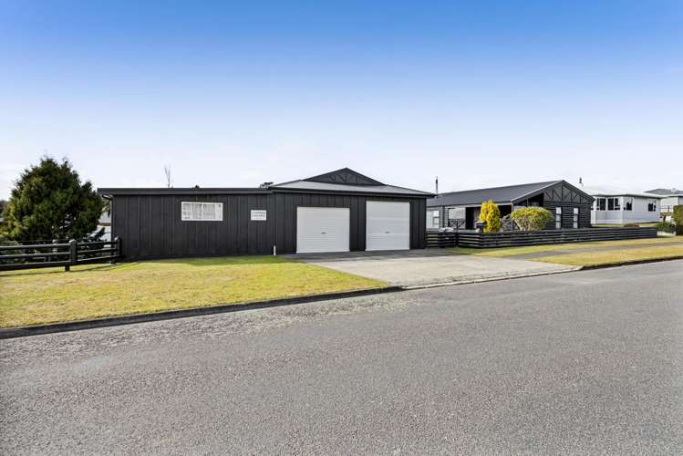 42 Swansea Road Stratford_33
