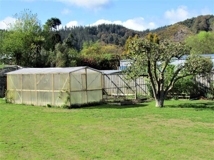65 Crampton Road Reefton_20