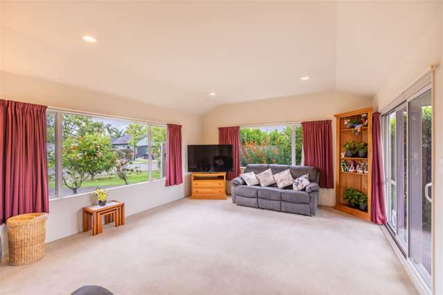 2 Arthur Close Clive_4