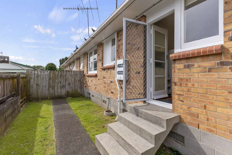 2/11 Preston Avenue Mount Albert_11