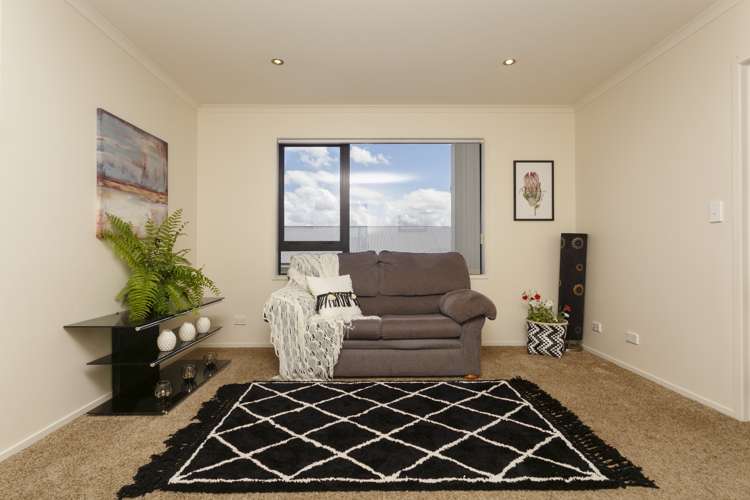 3 Coprosma Crescent Waipahihi_10