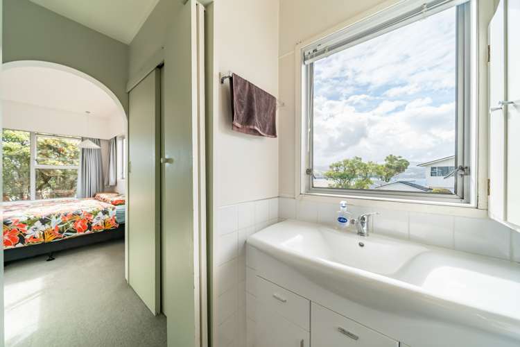 2 Leeward Drive Whitby_13