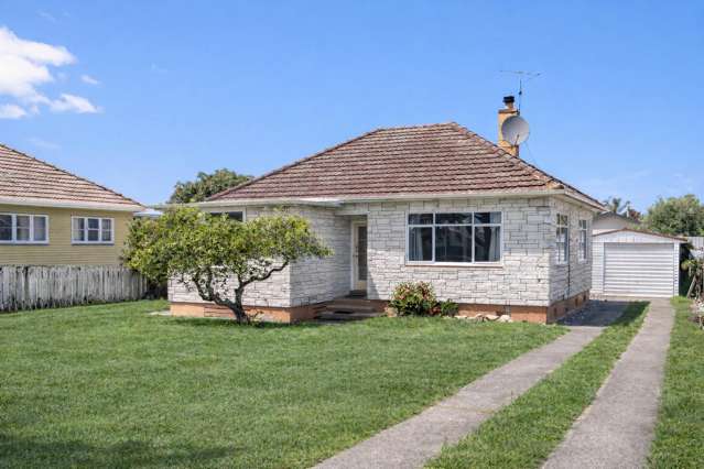 Tidy Two Bedroom Home!