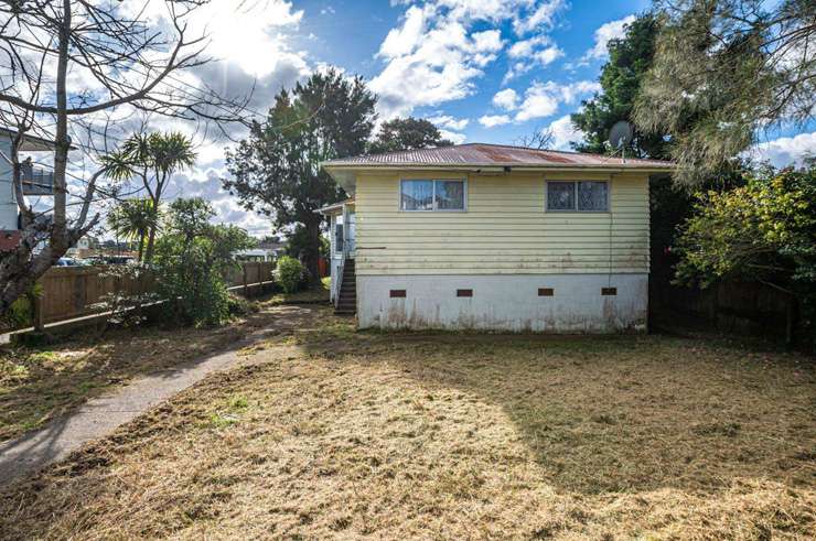 A tired three-bedroom home on Grace Street, in Orakei, Auckland, sold above CV at auction this week. Photo / Supplied