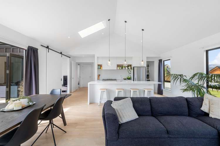 4 Polperro Court Jacks Point_14