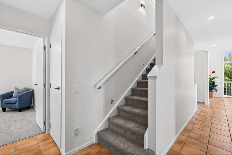 2/10 Windsor Place Mairangi Bay_14